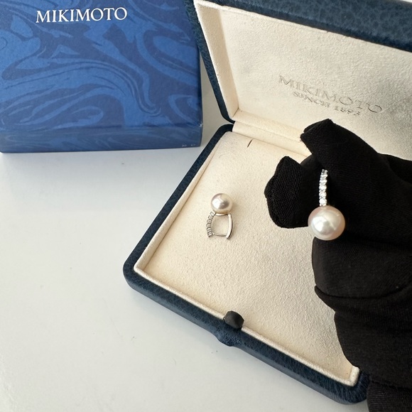 Mikimoto pearl diamond earrings - Picture 3 of 6